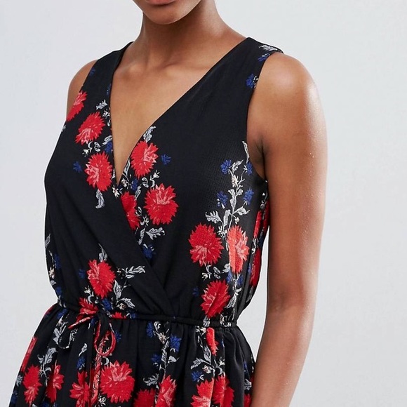 NWT floral maxi dress with tie waist - Picture 3 of 4